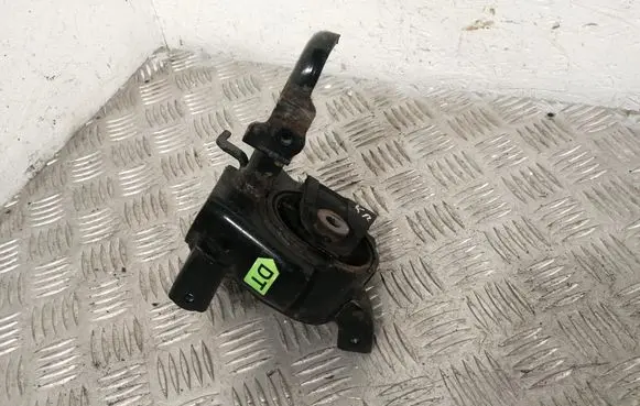Toyota Avensis T270 Engine mount bracket 123720R040