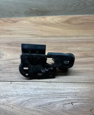 Volkswagen Touran II Engine bonnet/hood lock/latch loop/hook 1T0823480B