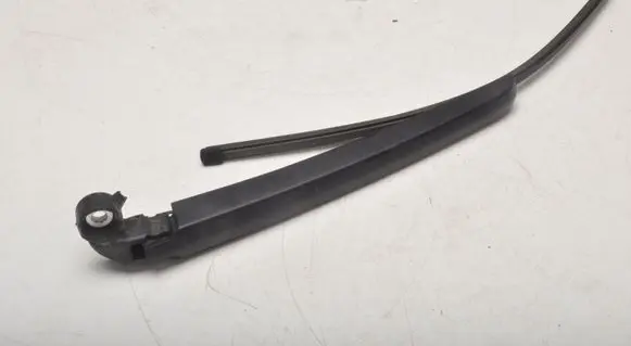 Rear wiper blade arm