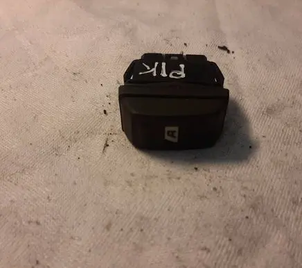 Citroen Xsara Picasso Electric window control switch 22681