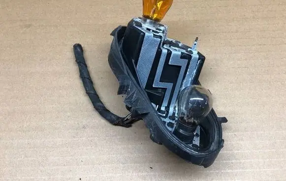 Seat Leon (5F) Tail light bulb cover holder 5F0945257