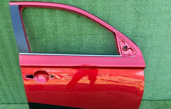 Mitsubishi Outlander Front door