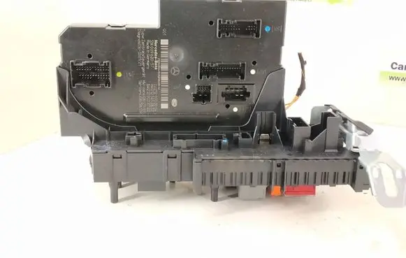 Mercedes-Benz E W212 Fuse module 2129000004 A2129000004 2125452832