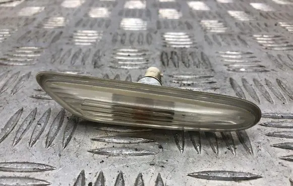 BMW 5 E60 E61 Front fender indicator light 8384104