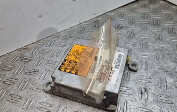 Toyota Avensis Verso Airbag control unit/module 8917044040 2310002450