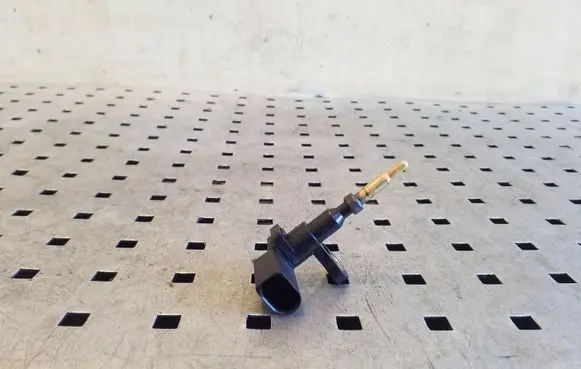 Coolant temperature sensor