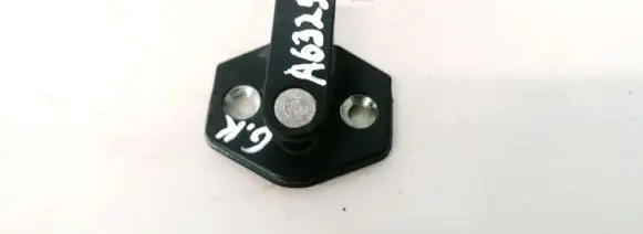 BMW 5 E39 Rear door lock loop/hook striker 8176350