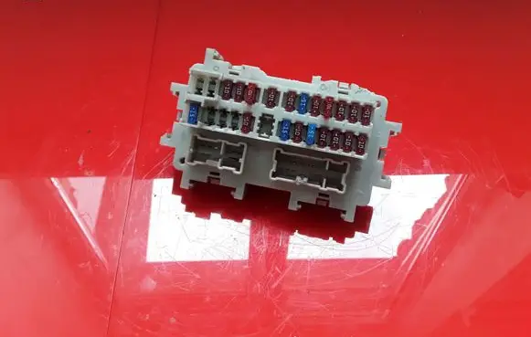 Nissan Navara D40 Fuse module NOCODE