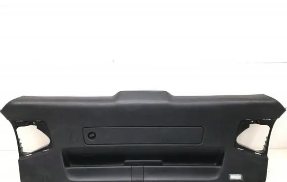 Tailgate trim