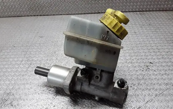 Master brake cylinder