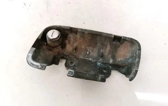 Citroen Xantia Front door lock (next to the handle) 