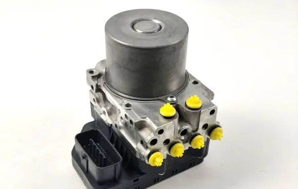 Toyota Urban Cruiser (XP110) ABS Pump 4454052170 8954152A10 1338006010