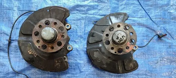 Mercedes-Benz E W212 Front wheel hub spindle knuckle