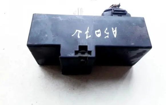 Volkswagen Golf IV Coolant fan relay 1J0919506K 898972000