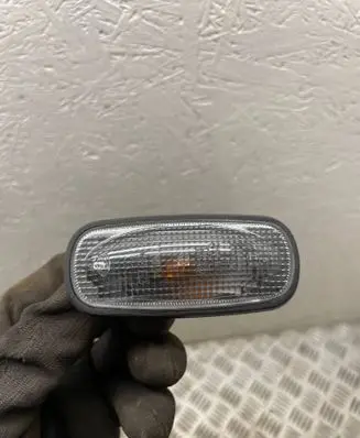 Land Rover Freelander Front fender indicator light 