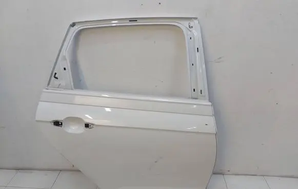Volkswagen Polo VI Rear door