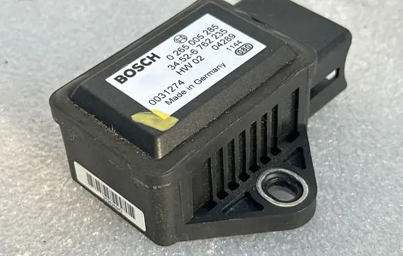 BMW 5 E60 E61 ESP acceleration yaw rate sensor 0265005285 0031274