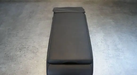 Infiniti Q70 Y51 Rear seat armrest 