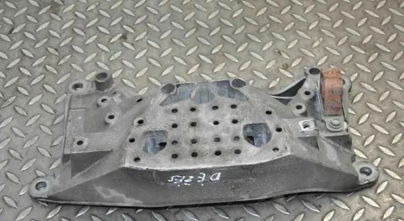 Gearbox mounting bracket