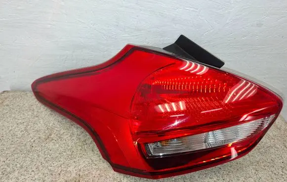 Ford Focus Rear/tail lights F1EB13405BC 135V