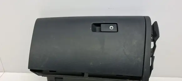 Glove box