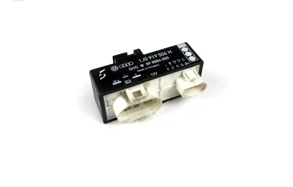 Coolant fan relay