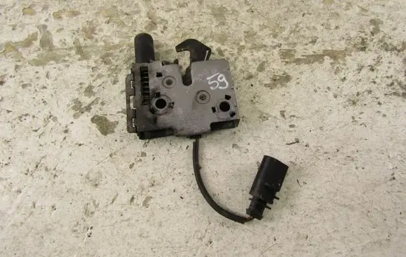 Audi TT TTS RS Mk3 8S Engine bonnet/hood lock/catch 8S0823509D
