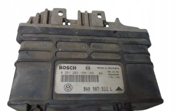 Volkswagen PASSAT B4 Engine control unit/module 8A0907311L