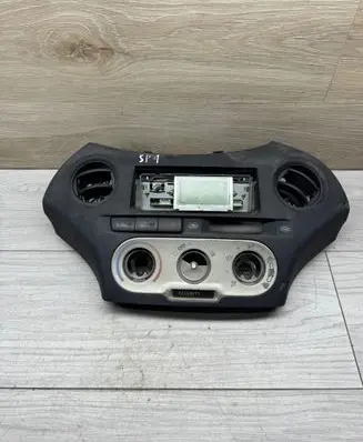 Toyota Yaris Radio/GPS head unit trim 554120D020