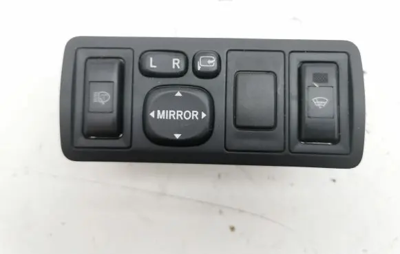 Toyota Avensis T250 Wing mirror switch