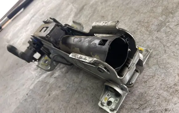Volvo S60 Steering wheel axle P9491778 T200205032