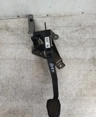 Ford Focus C-MAX Clutch pedal 3M517B633XA