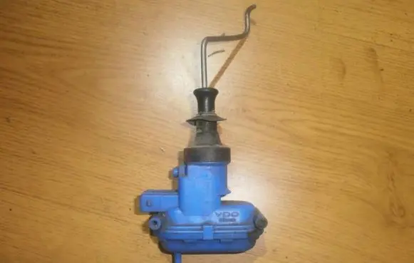 Audi 80 90 S2 B4 Central locking vacuum pump 893862153c