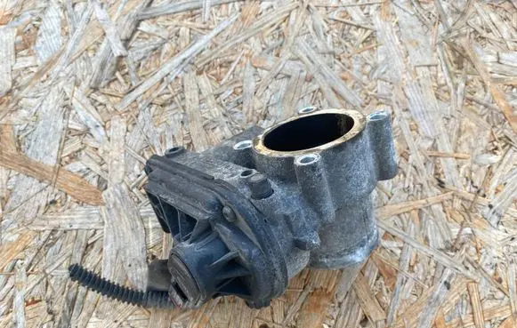 Ford Focus Throttle valve 2S6UFA 0483186R