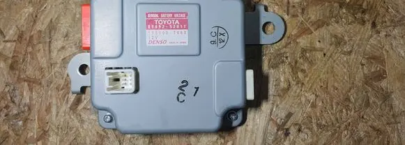 Toyota Yaris Other control units/modules 9892520 1751007463 8989252011