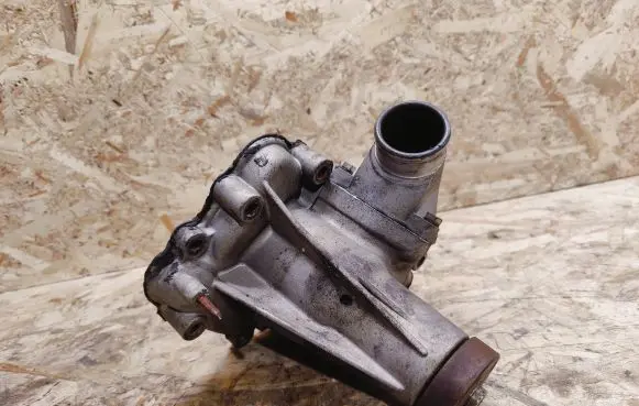 Mercedes-Benz SL R107 Water pump