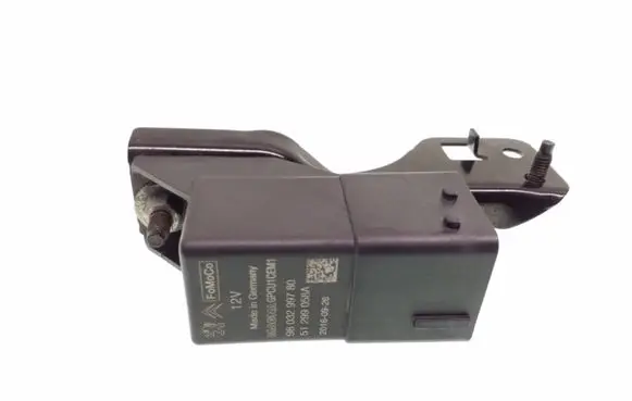 Ford Mondeo MK V Glow plug pre-heat relay 9803299780 51299058A