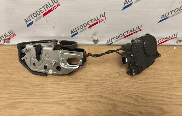 BMW 7 F01 F02 F03 F04 Rear door soft close latching motor 7185687 5A36E15 51227185687
