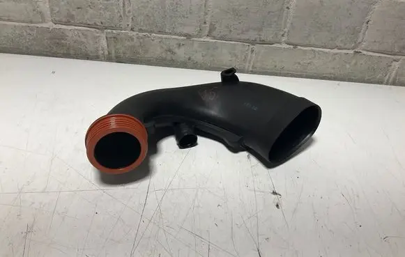 BMW 5 F10 F11 Air intake duct part 7577452