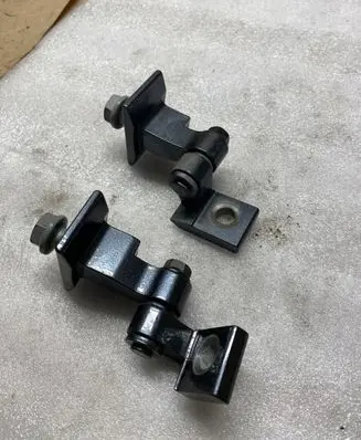 BMW 2 F46 Front door hinge set 7246061 A047058 7246065