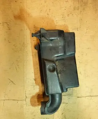 Renault Megane II Intake resonator 8200233761 8200231858