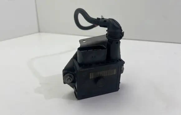 BMW 3 E92 E93 Glow plug pre-heat relay 779800006 0522120102 1000303436