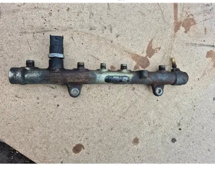 Renault Espace IV Fuel main line pipe 8200330912 0445214065