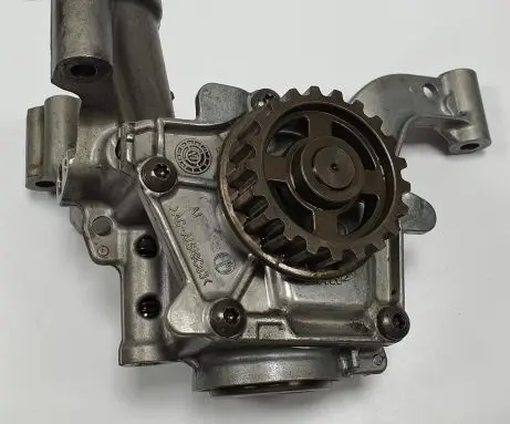 Ford Fiesta Oil pump CM5G-6600-DC