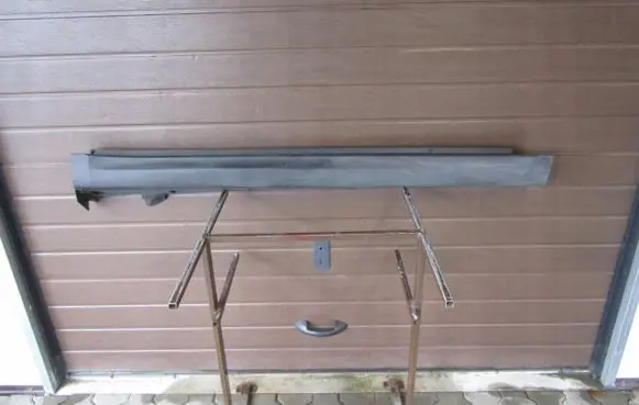 Front sill (body part)