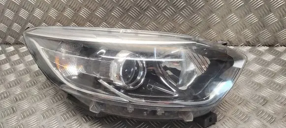 Renault Captur Headlight/headlamp 260104476R 0301281612 343502A011