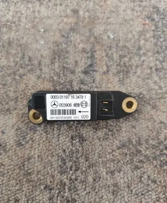 Mercedes-Benz CLK A208 C208 Airbag deployment crash/impact sensor 0018200726 003906 000301177163478