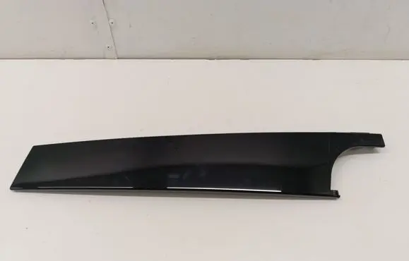 Mercedes-Benz GLC C254 Front door glass trim molding A2546900200