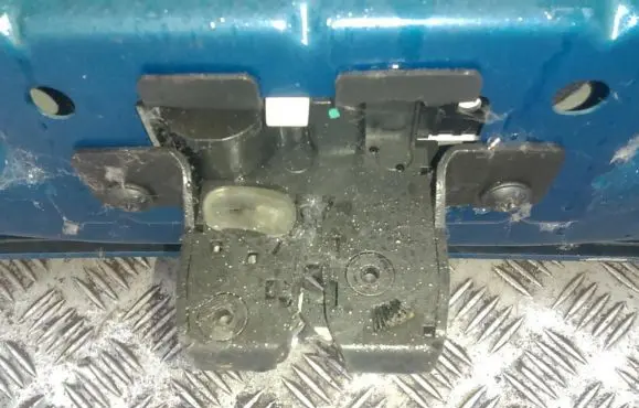 Renault Megane II Tailgate/trunk/boot lock/catch/latch