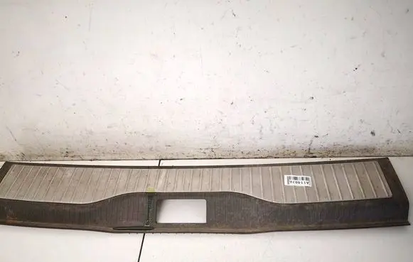 Opel Zafira B Other trunk/boot trim element 13131330